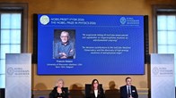 Giải Nobel Vật lý 2026 được gọi tên với phát hiện hạt vũ trụ “ma quái”