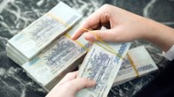 Chồng âm thầm rút gần 300 triệu cho người phụ nữ lạ, vợ sốc nặng khi biết sự thật