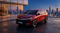 VinFast VF 8 mới ra mắt: Sạc dưới 30 phút, chạy 500 km, nâng cấp công  nghệ ADAS