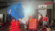 Người dân vùng biên giới chạy lũ trong đêm