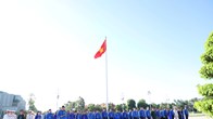 Đại biểu dự Đại hội Đoàn toàn quốc lần thứ XIII báo công dâng Bác