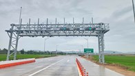 Từ 14h hôm nay, phương tiện đi cao tốc Quảng Ngãi - Nha Trang phải trả phí thế nào?