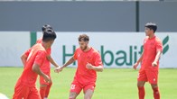 Đội tuyển Việt Nam trở lại tập luyện, chuẩn bị cho trận đấu với Singapore
