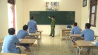 Viết lại cuộc đời từ những con chữ đầu tiên