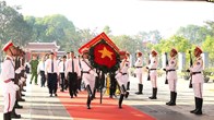 Lãnh đạo tỉnh Thanh Hóa dâng hương tưởng niệm Chủ tịch Hồ Chí Minh, tri ân các Anh hùng liệt sĩ