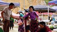 Những bước chân vượt đèo về phiên chợ vùng cao nguyên đá