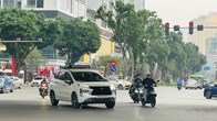 Xăng E10 bán đại trà ngày đầu: Lượng tiêu thụ dần ổn định, người dùng bắt đầu làm quen