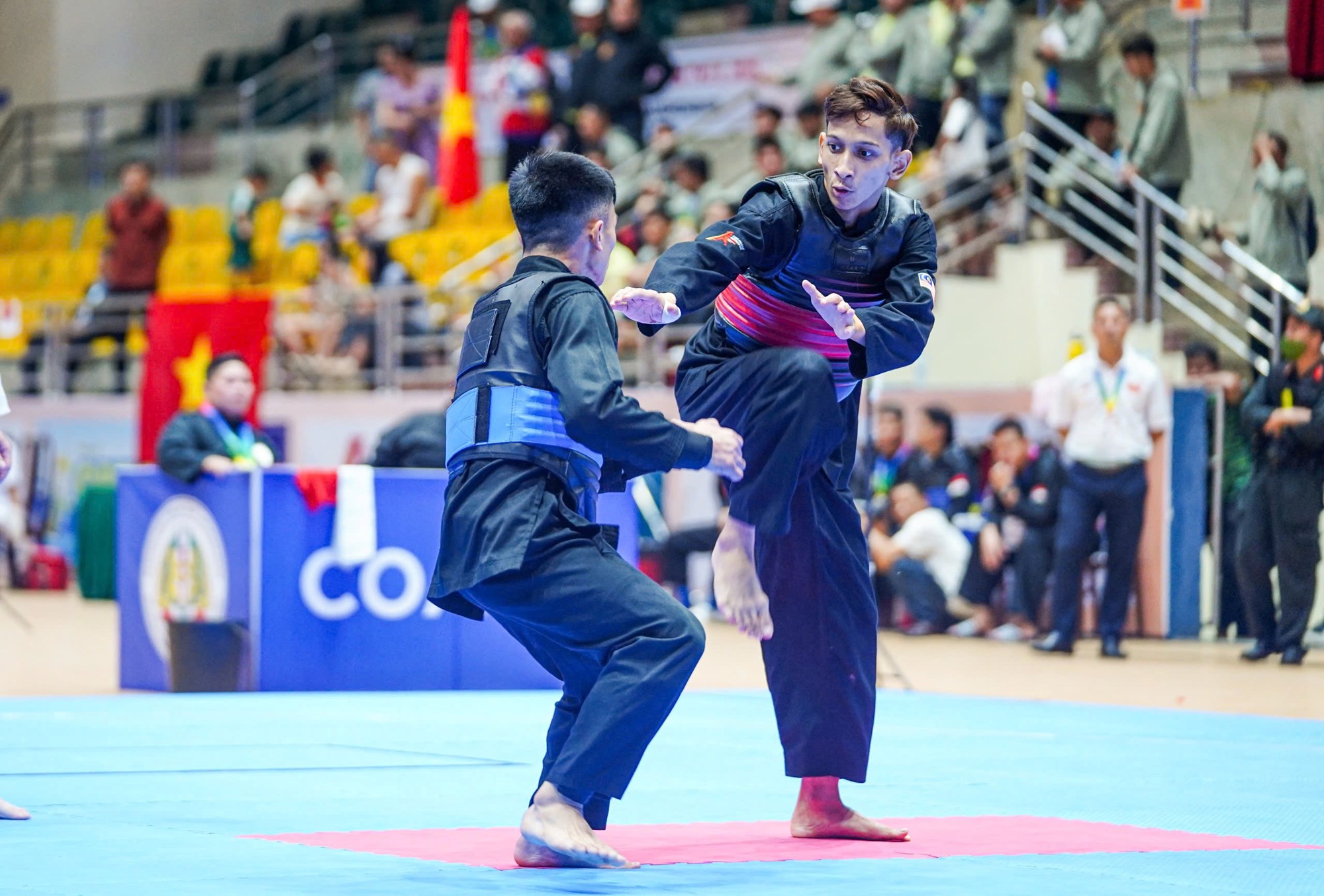 Võ đài bùng nổ trong ngày đầu Giải Pencak Silat châu Á 2025 - ảnh 8