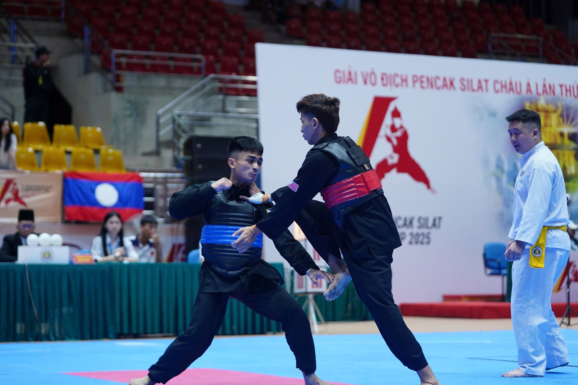 Võ đài bùng nổ trong ngày đầu Giải Pencak Silat châu Á 2025 - ảnh 1