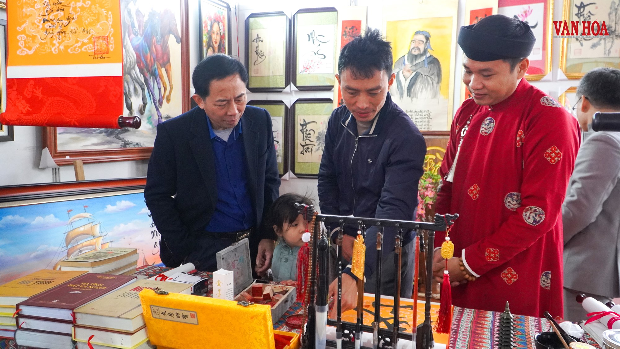 Đặc sản bốn phương hút khách tại Hội chợ Bắc Trung Bộ - ảnh 17