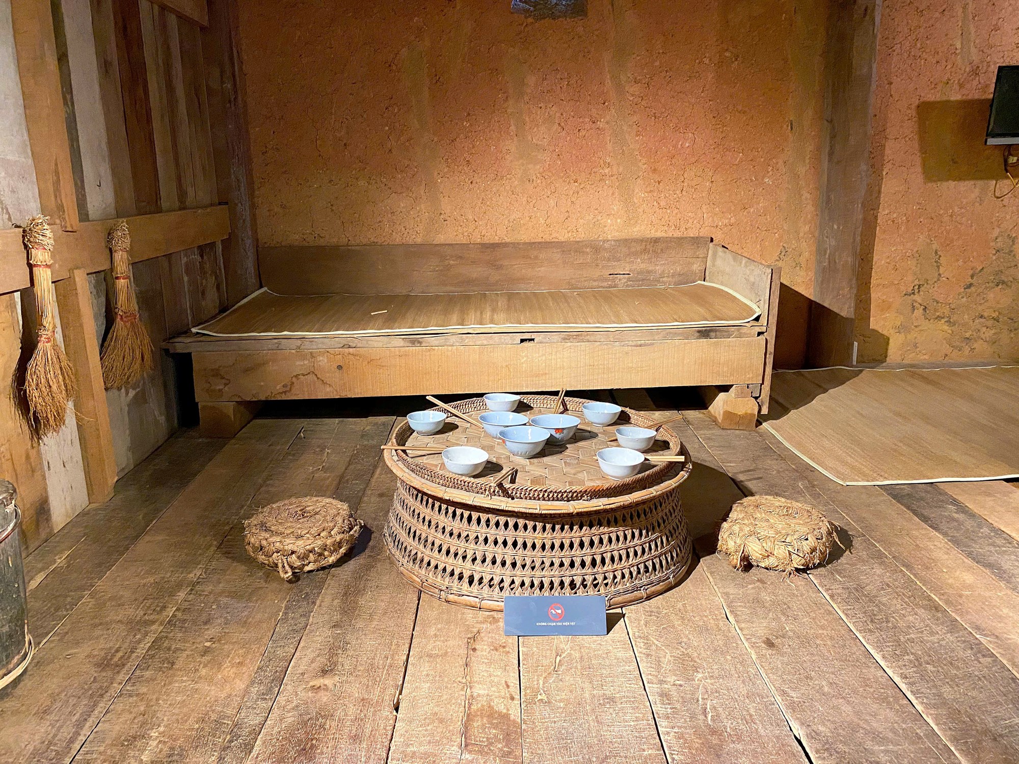 Để những nếp nhà trình tường người Hà Nhì sống mãi - ảnh 5