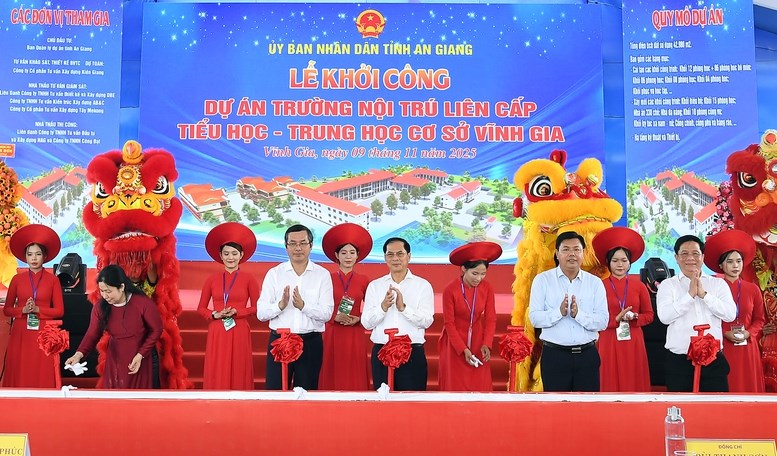 Khởi công đồng loạt các trường phổ thông nội trú liên cấp tại các xã biên giới đất liền - ảnh 8