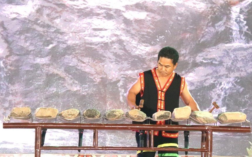 Đàn đá Khánh Sơn di sản văn hóa đặc sắc của đồng bào dân tộc Khánh Hòa