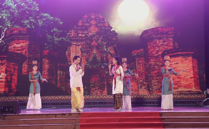 Tiết mục Trăng soi dáng tháp mang đậm bản sắc văn hóa Chăm