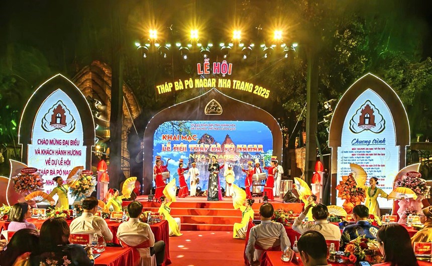 Chương trình khai mạc Lễ hội Tháp Bà Pô Nagar Nha Trang