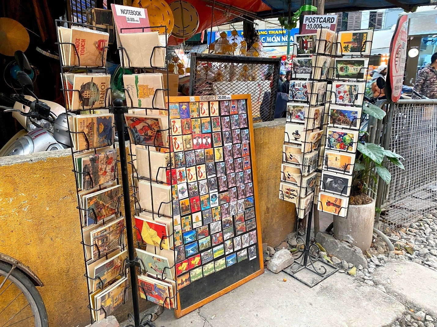 Cà phê đường tàu vẫn hút khách du lịch dù được yêu cầu không đưa khách tới - ảnh 8