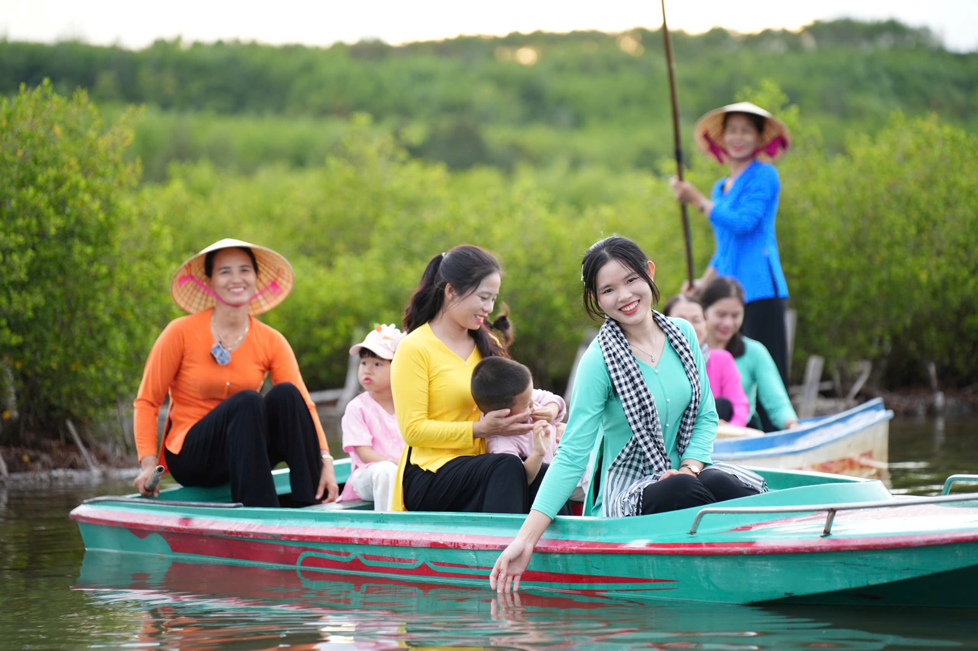 (Emagazine) Du lịch cộng đồng tạo “đòn bẩy” trong công tác giảm nghèo - ảnh 6