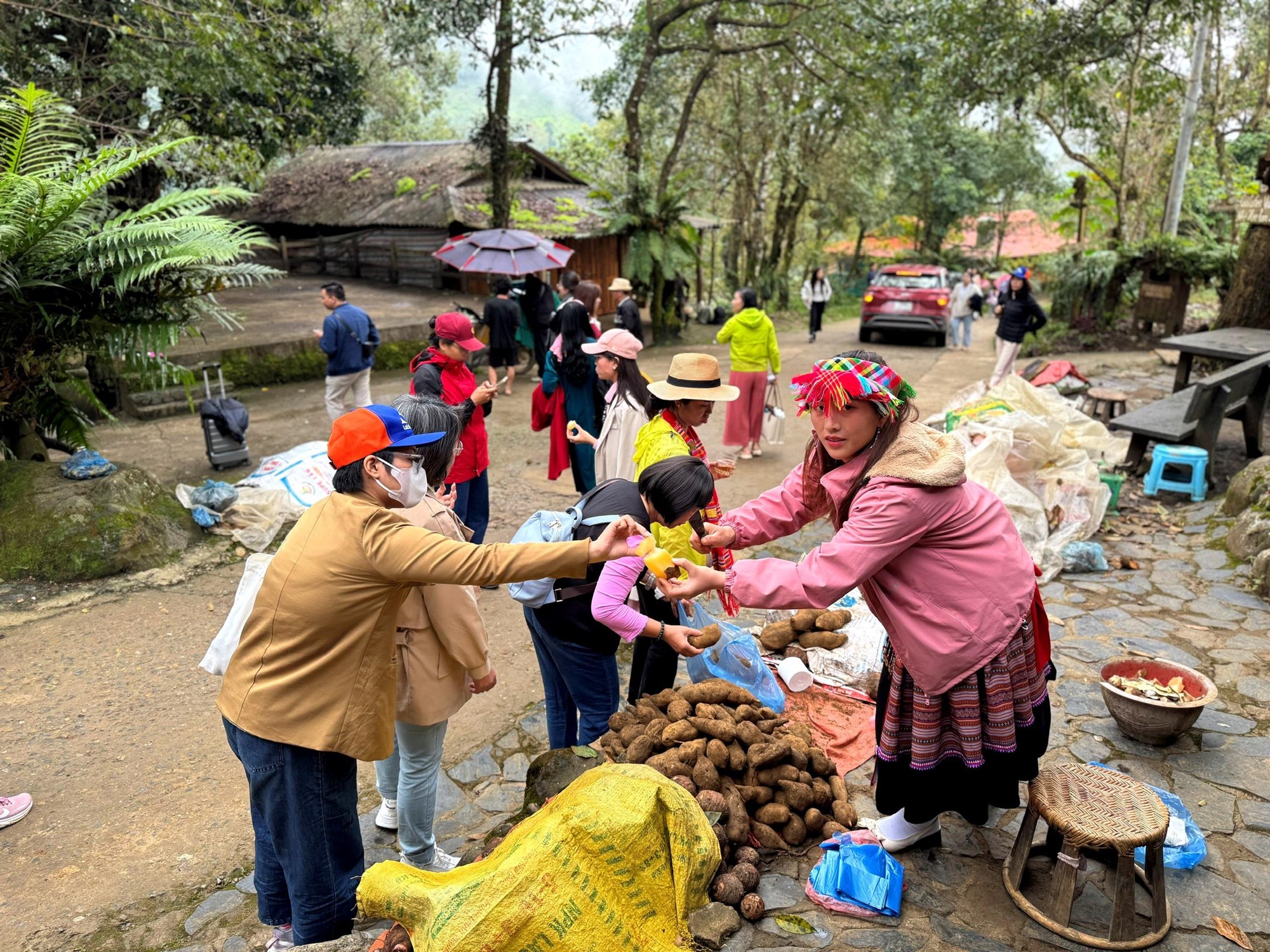 (Emagazine) Gặp mùa xuân ở Sin Suối Hồ - ảnh 9