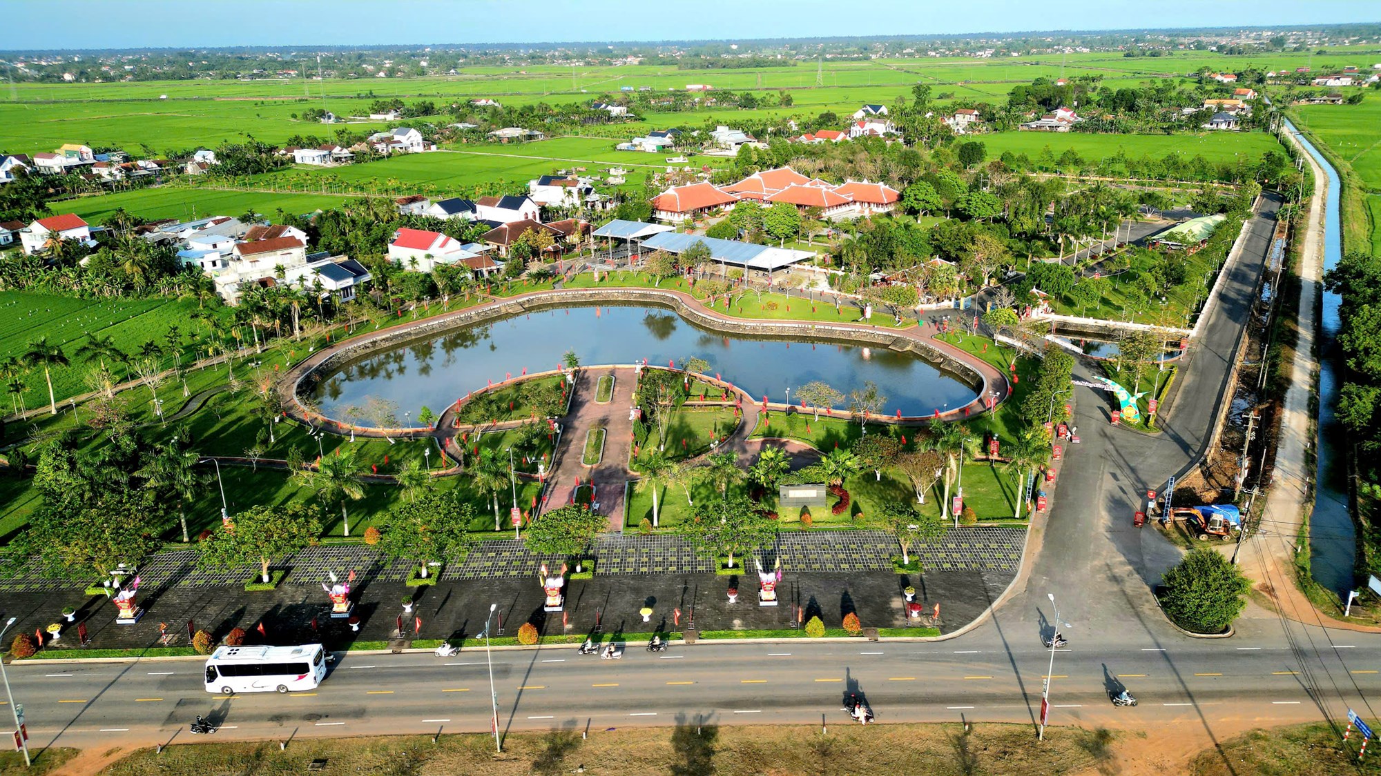 Bài 2: Vững bước trên hành trình mới - ảnh 14