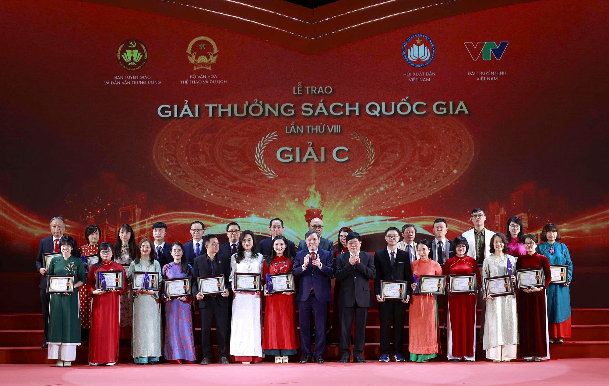 Bài phát biểu của đồng chí Trịnh Văn Quyết, Ủy viên Bộ Chính trị, Bí thư Trung ương Đảng, Trưởng Ban Tuyên giáo và Dân vận Trung ương tại Lễ trao Giải thưởng Sách quốc gia lần thứ VIII - ảnh 5