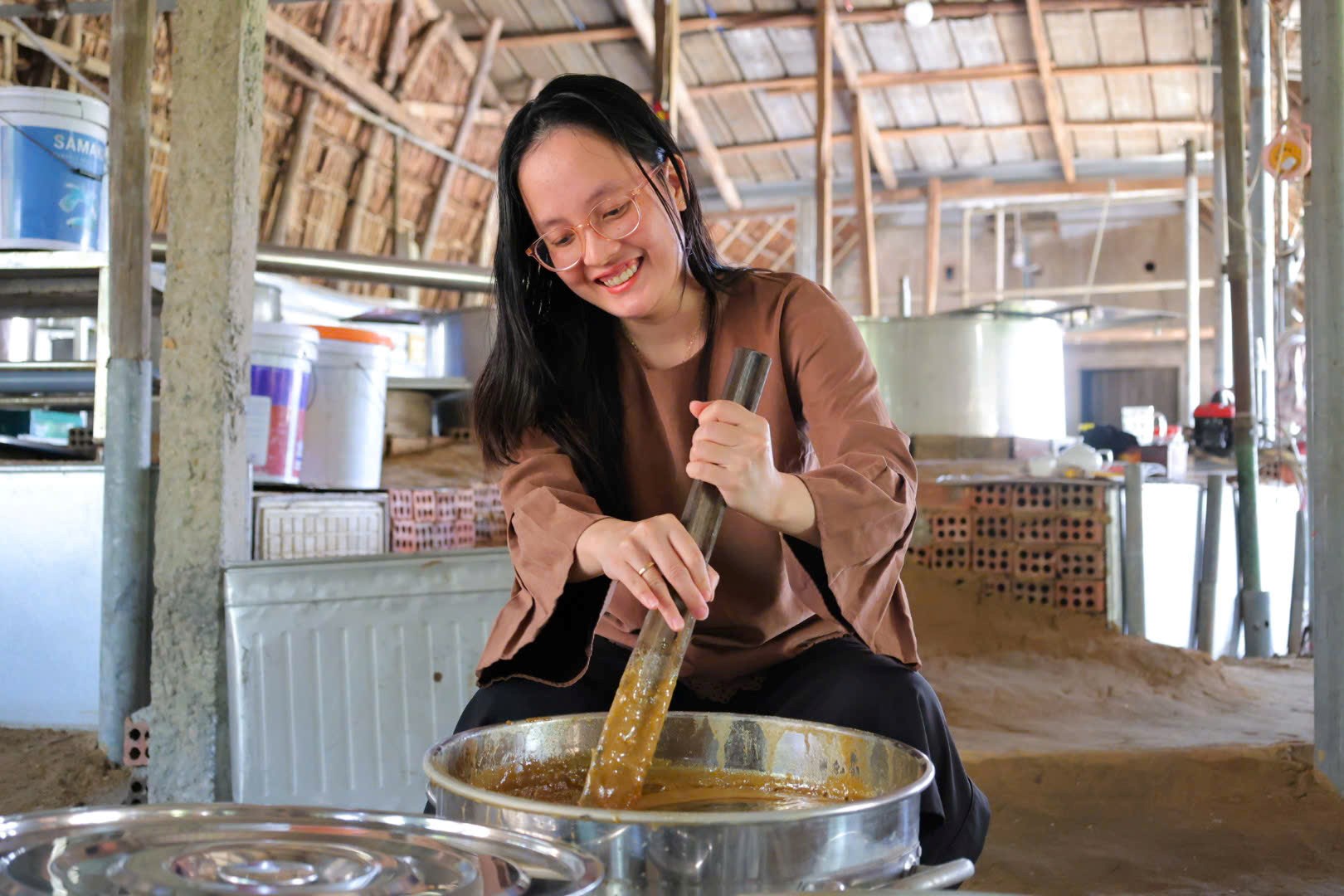 (Emagazine) Khi người trẻ “yêu lại” nghề xưa - ảnh 6