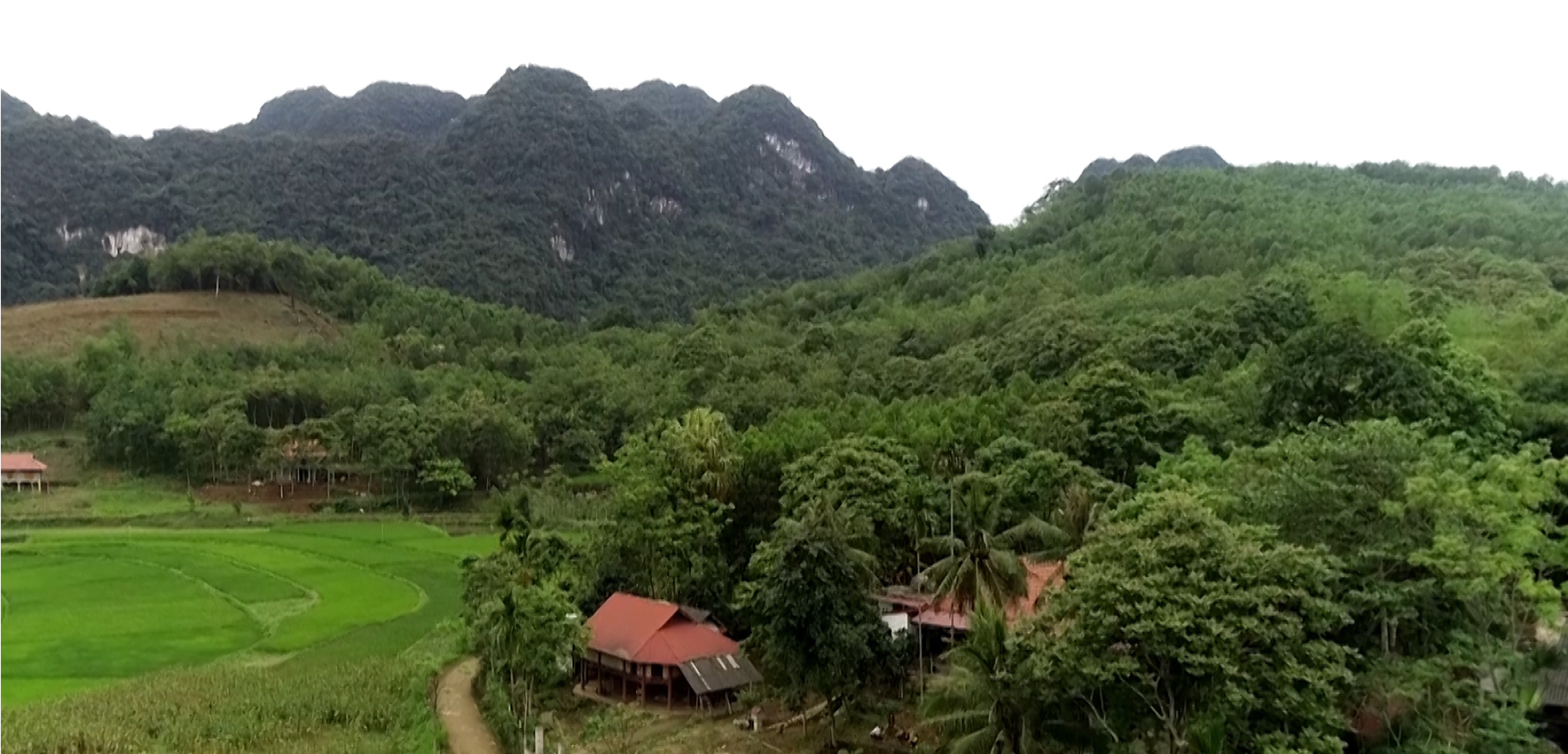 Không gian bản Chung Sơn
