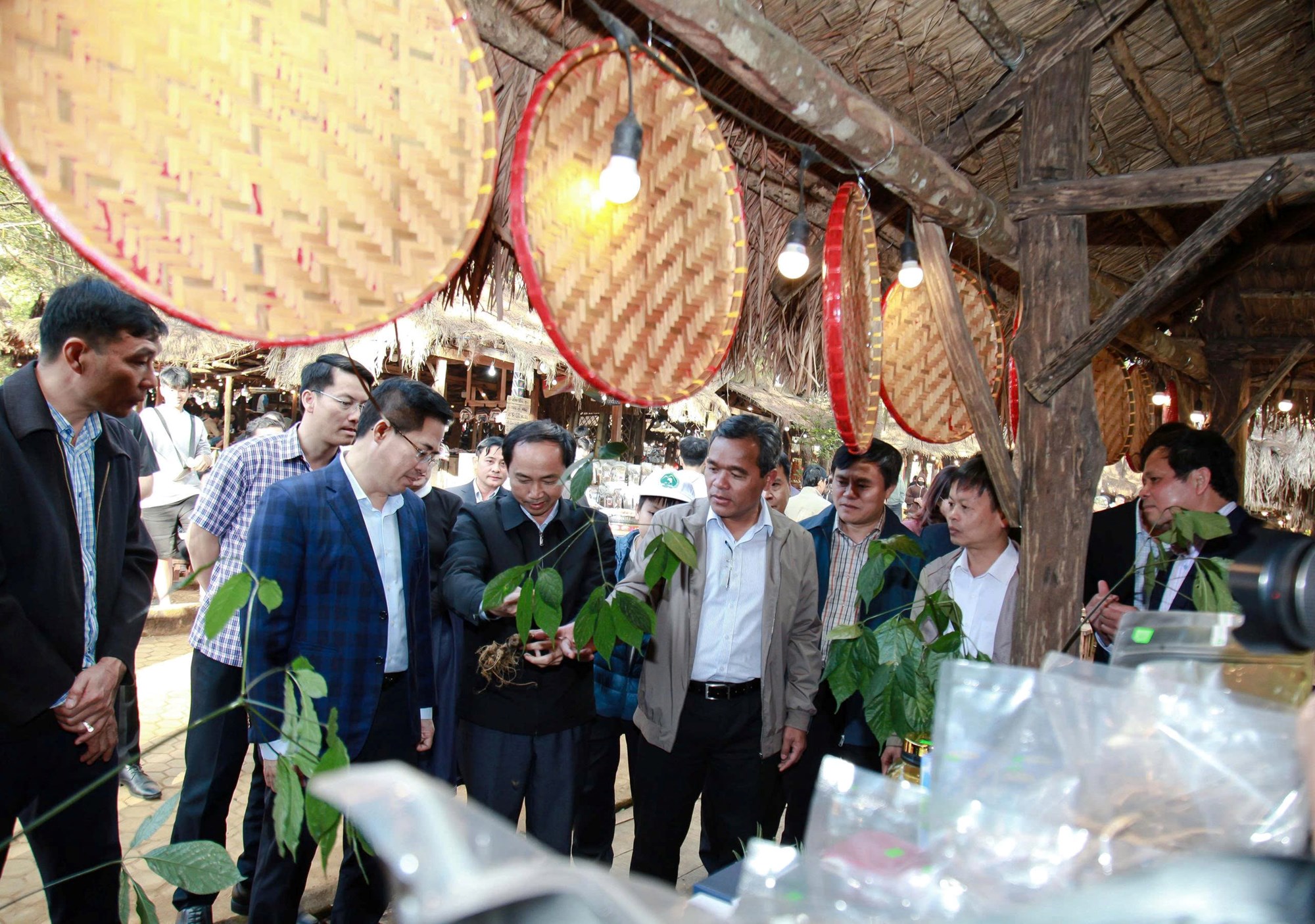 (Emagazine) Đánh thức lợi thế “rừng – biển”, Quảng Ngãi tăng lực hút đầu tư du lịch – dịch vụ - ảnh 11