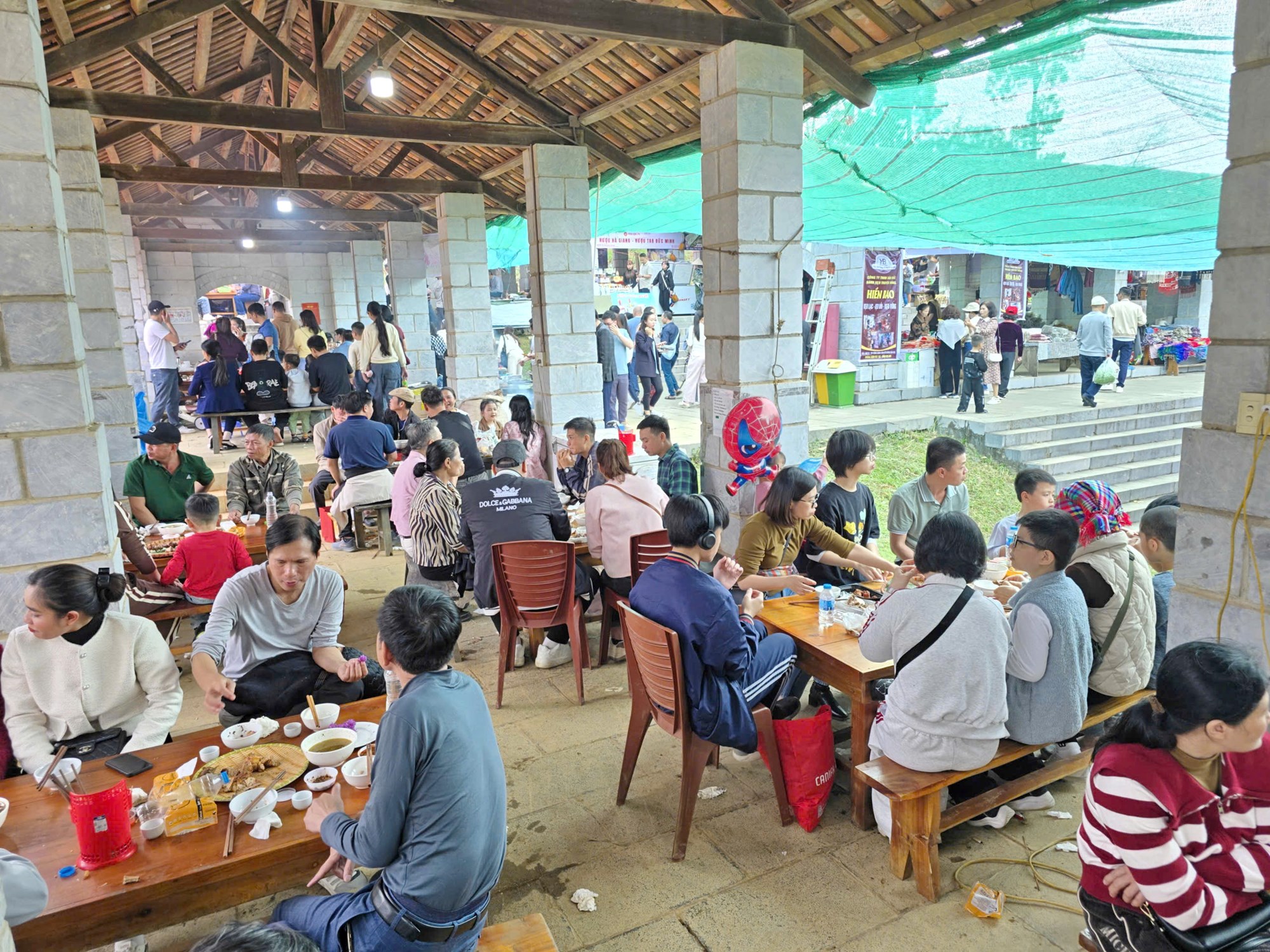 (Emagazine) Đến Làng đi chợ vùng cao dịp 30.4 - 1.5 - ảnh 4