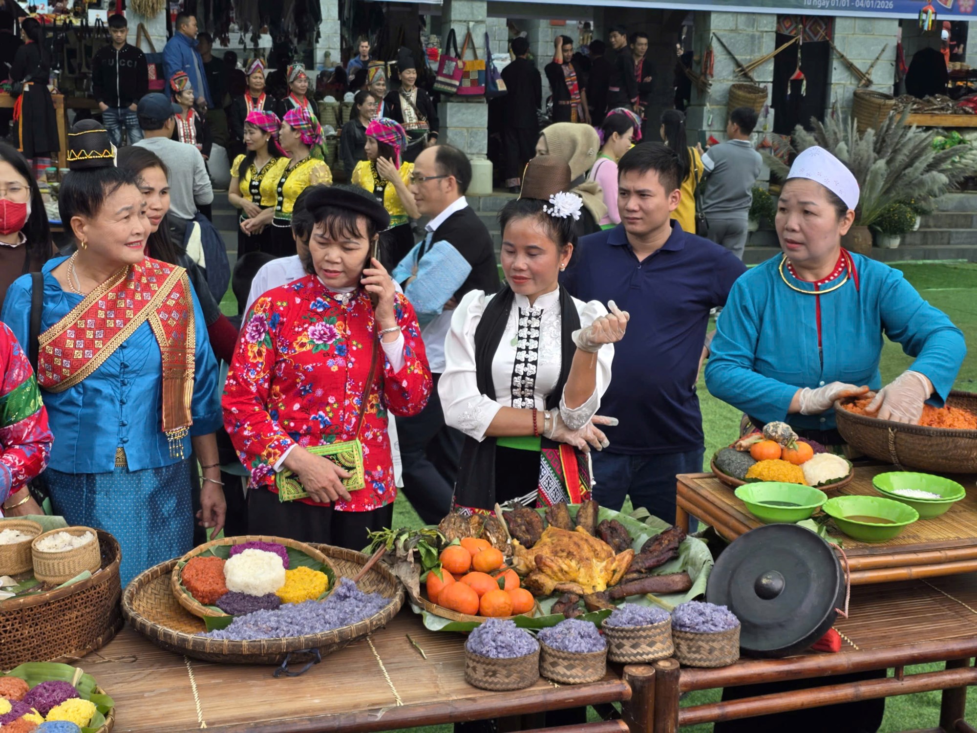 (Emagazine) Đến Làng đi chợ vùng cao dịp 30.4 - 1.5 - ảnh 2