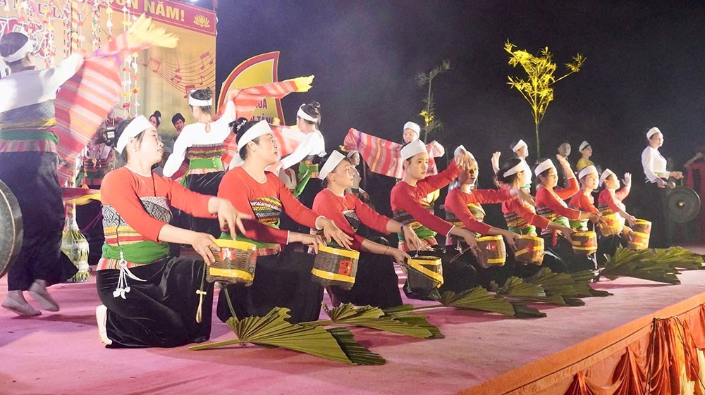Tiết mục múa dân gian đặc sắc tại hội thi văn nghệ quần chúng xã Mậu Lâm
