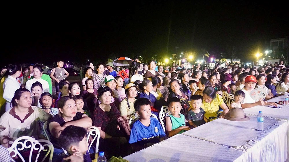 Đông đảo người dân tham dự hội thi văn nghệ quần chúng tại Mậu Lâm