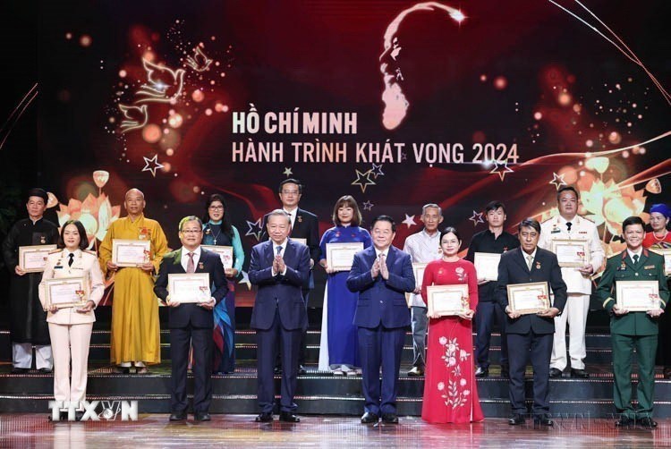 Ngành Tuyên giáo tiên phong đổi mới tư duy, phát huy vai trò trong kỷ nguyên mới - ảnh 37