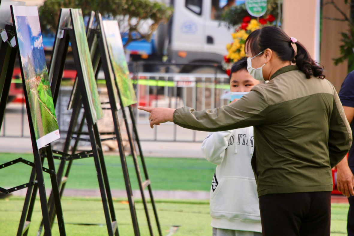 Biển người đổ về thưởng trà giữa quảng trường lớn nhất Thái Nguyên - ảnh 7