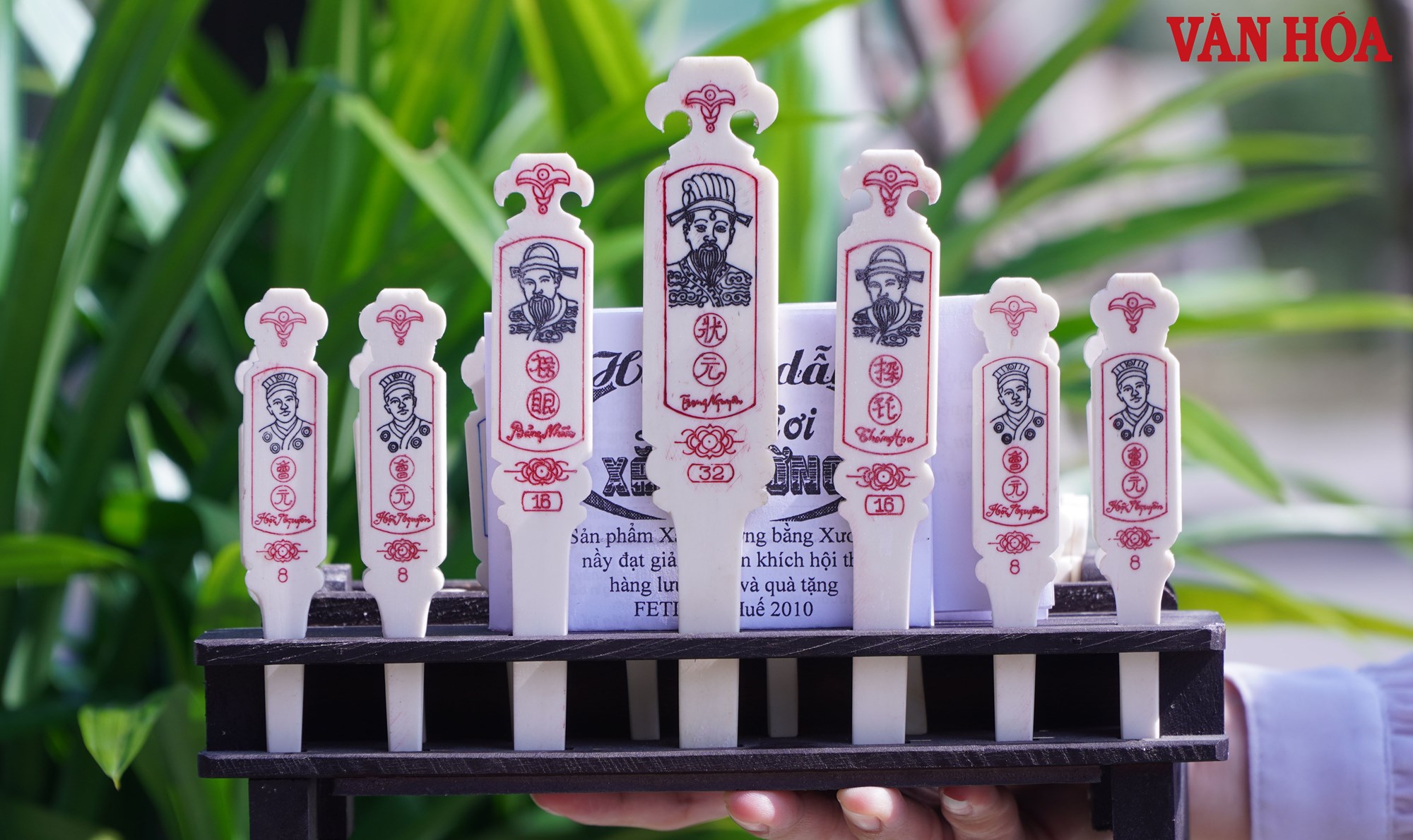 Cụ ông hơn 40 năm miệt mài giữ nghề làm xăm hường ở xứ Huế - ảnh 4