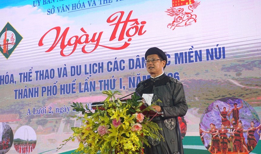 Ông Phan Thanh Hải Giám đốc Sở Văn hóa và Thể thao TP Huế phát biểu tại lễ khai mạc ngày hội