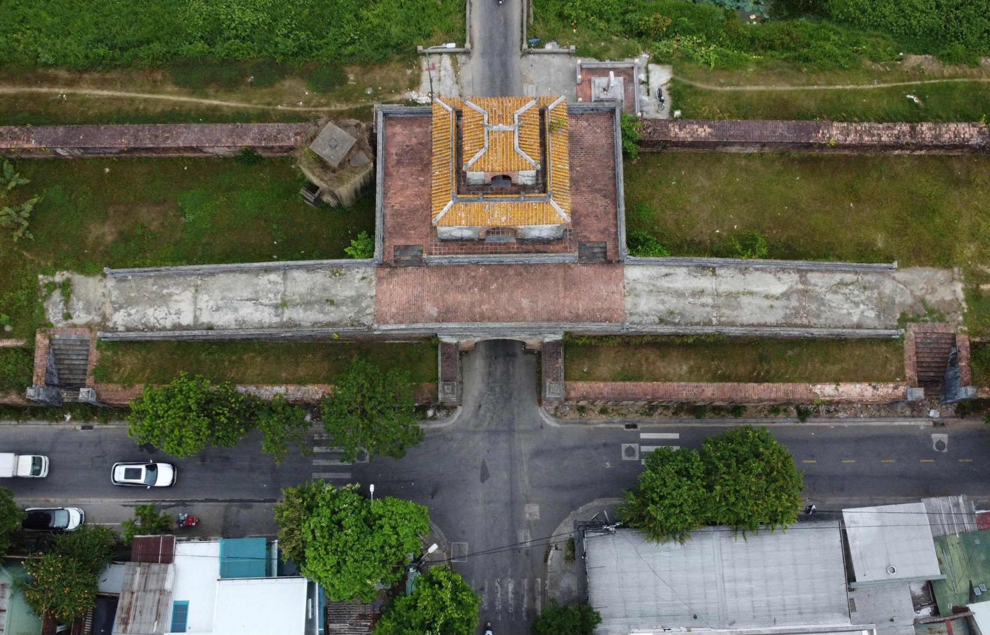 Sử dụng radar xuyên đất khảo sát tìm mộ liệt sĩ ở khu vực Kinh thành Huế - ảnh 5