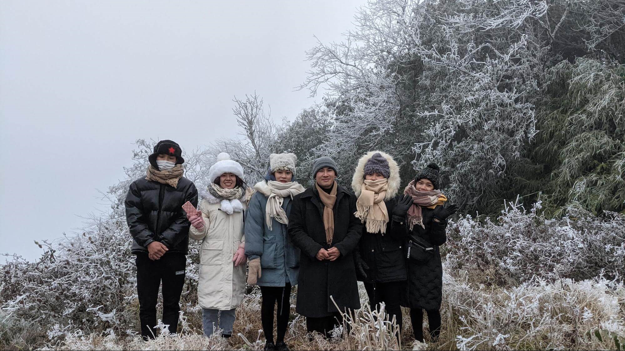 Phia Oắc mùa lạnh: Vương quốc băng giữa lòng Cao Bằng - ảnh 10