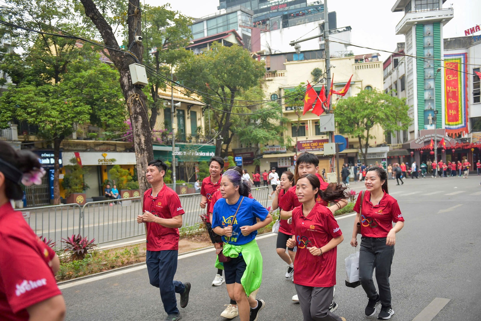 Hà Nội: Sôi nổi Ngày chạy Olympic vì sức khỏe toàn dân - ảnh 12