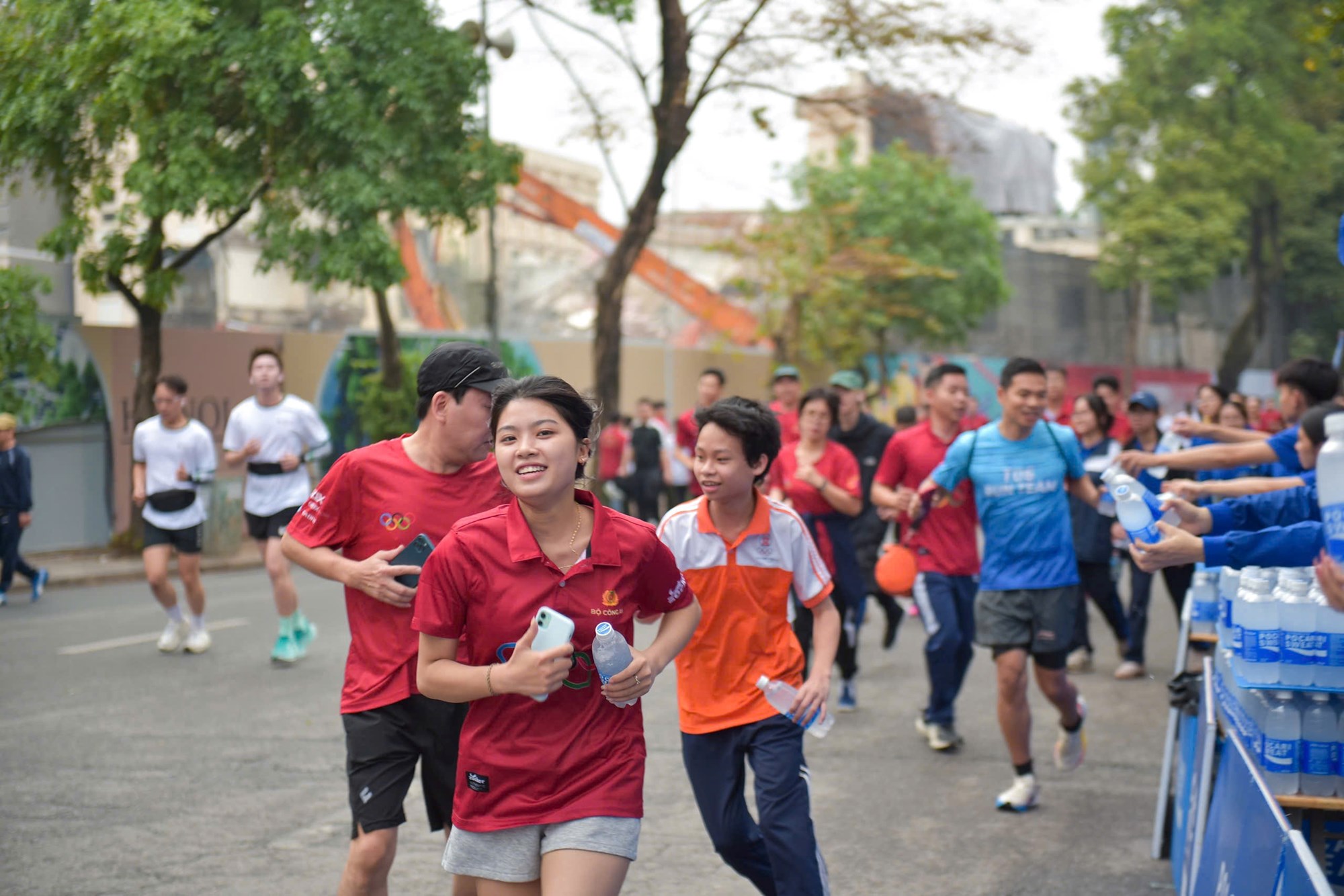 Hà Nội: Sôi nổi Ngày chạy Olympic vì sức khỏe toàn dân - ảnh 9