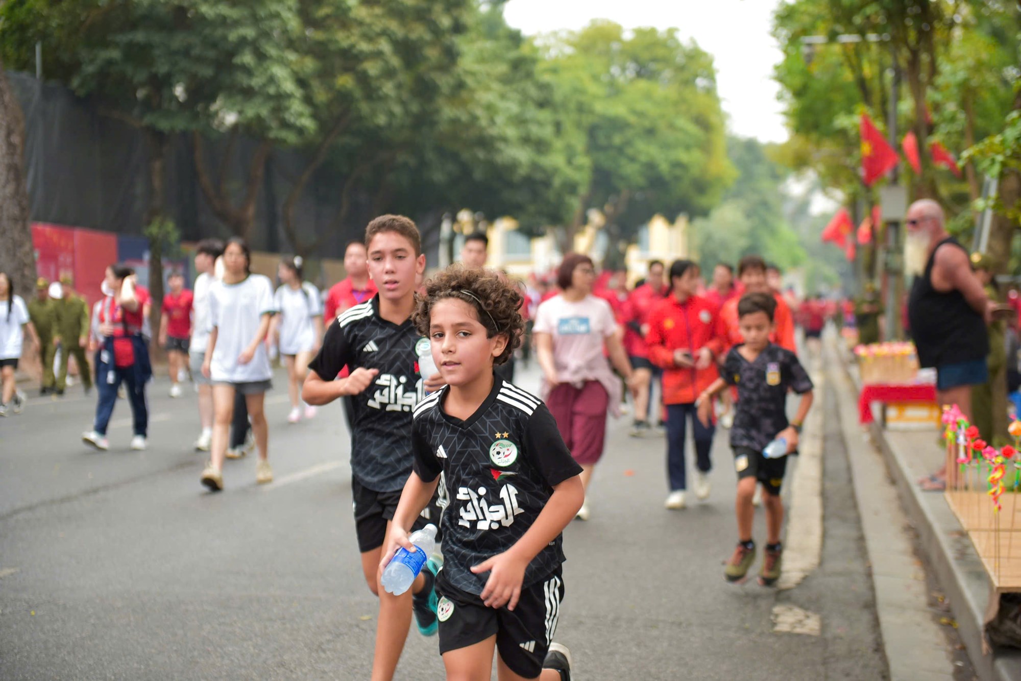 Hà Nội: Sôi nổi Ngày chạy Olympic vì sức khỏe toàn dân - ảnh 14