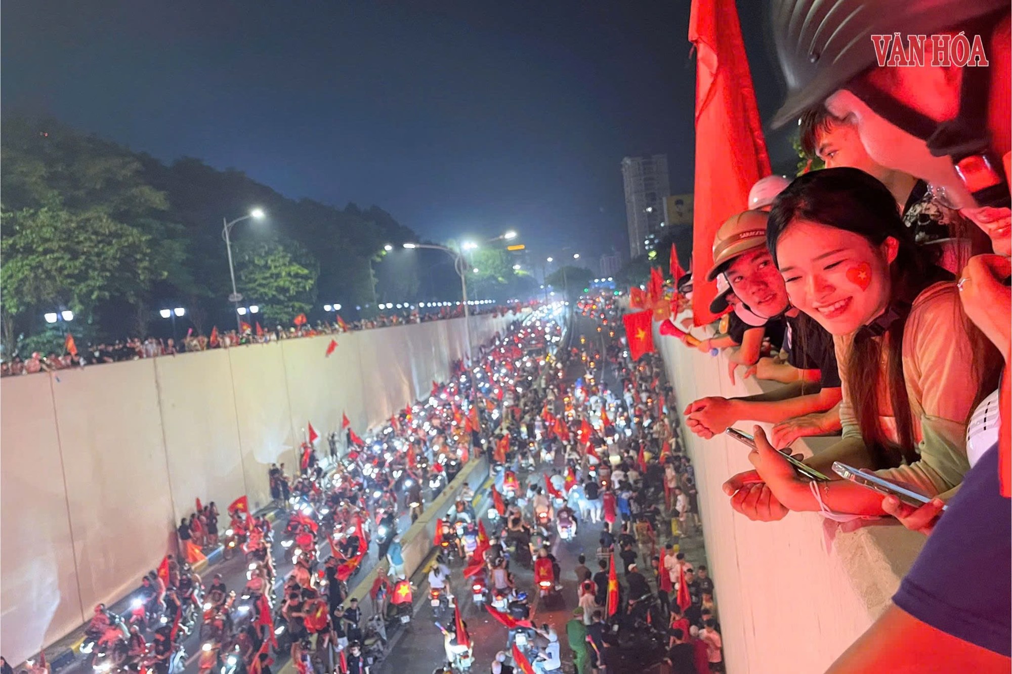 Đêm không ngủ ăn mừng chức vô địch ASEAN Cup của đội tuyển Việt Nam - ảnh 2