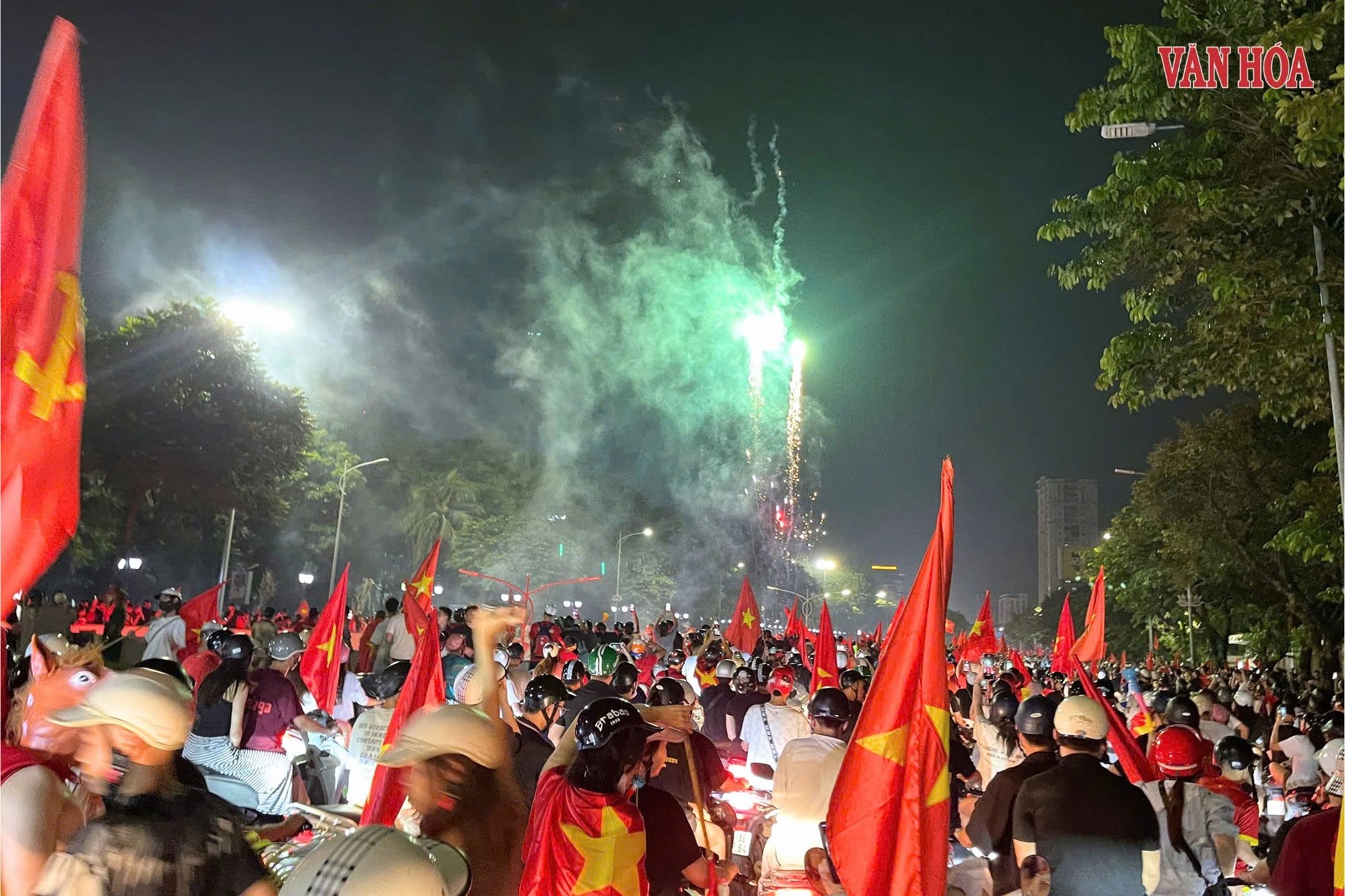Đêm không ngủ ăn mừng chức vô địch ASEAN Cup của đội tuyển Việt Nam - ảnh 3
