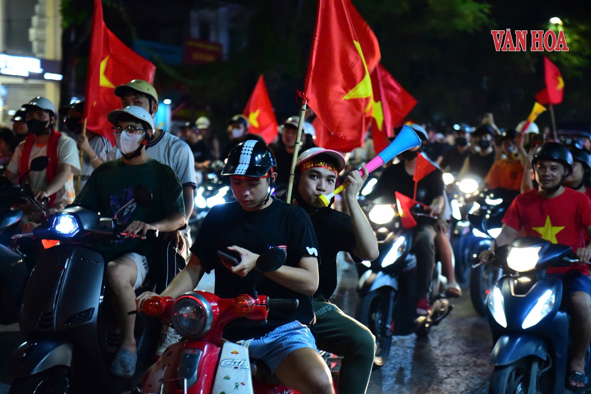 Đêm không ngủ ăn mừng chức vô địch ASEAN Cup của đội tuyển Việt Nam - ảnh 13
