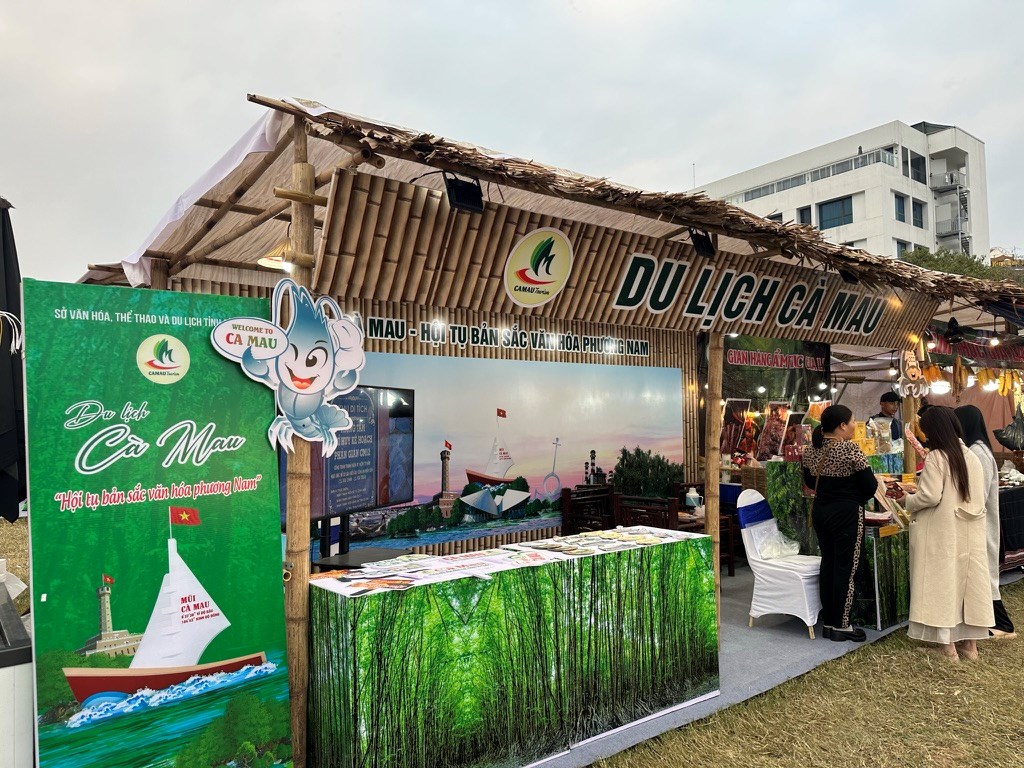 Du khách nườm nượp đổ về Liên hoan ẩm thực – du lịch Ninh Bình 2025 - ảnh 5