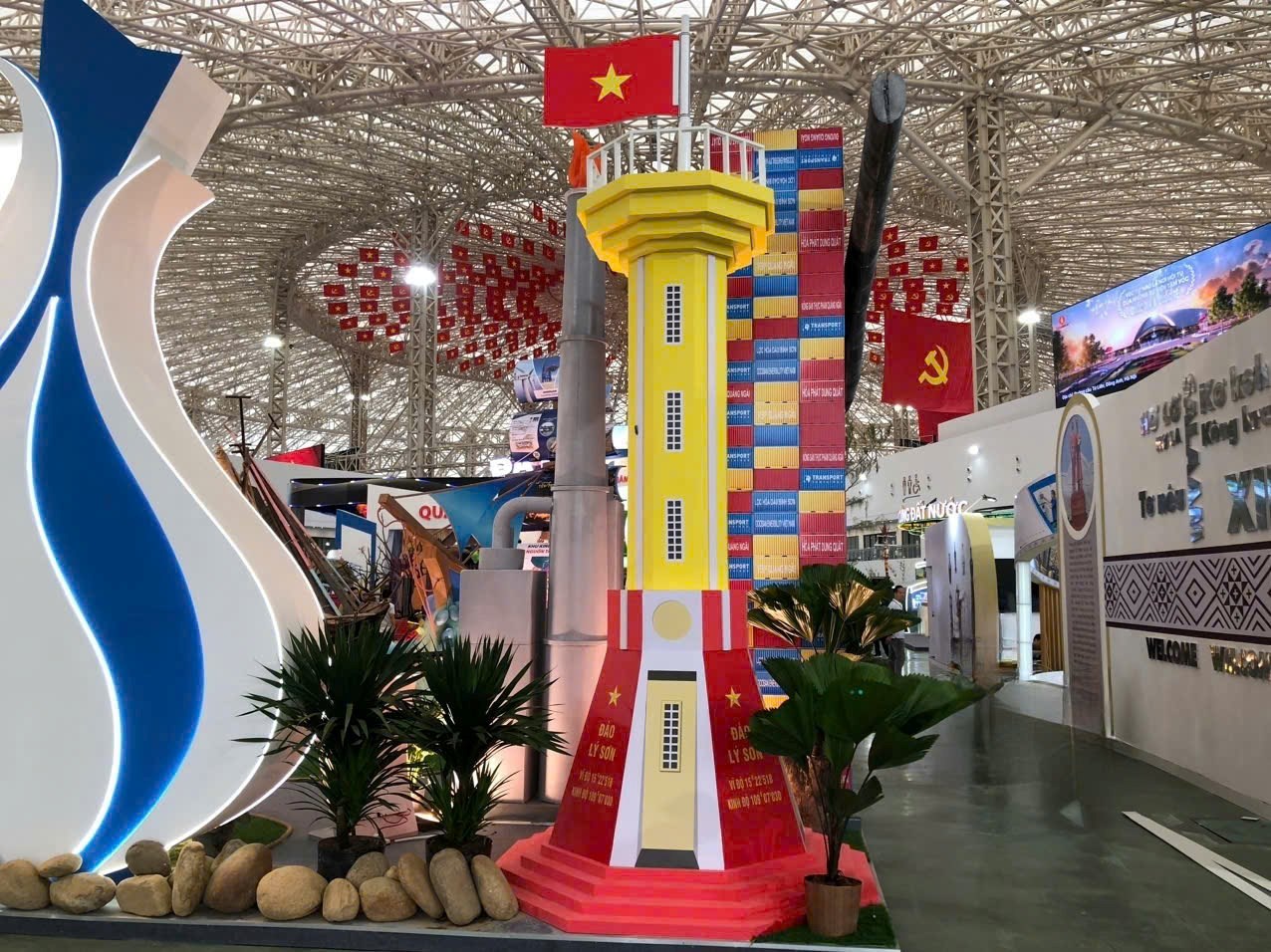 Đặc sắc không gian trưng bày “Quảng Ngãi - Cội nguồn cách mạng, vững bước tương lai” - ảnh 6