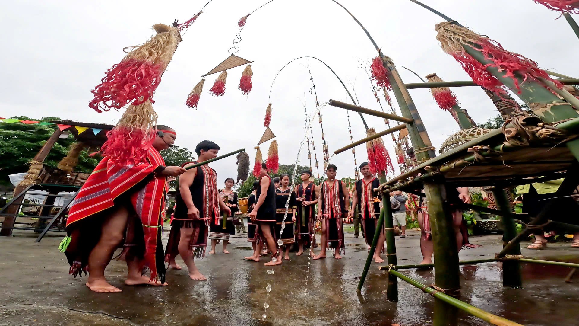 Tái hiện Lễ cúng máng nước của dân tộc Xơ Đăng - ảnh 6