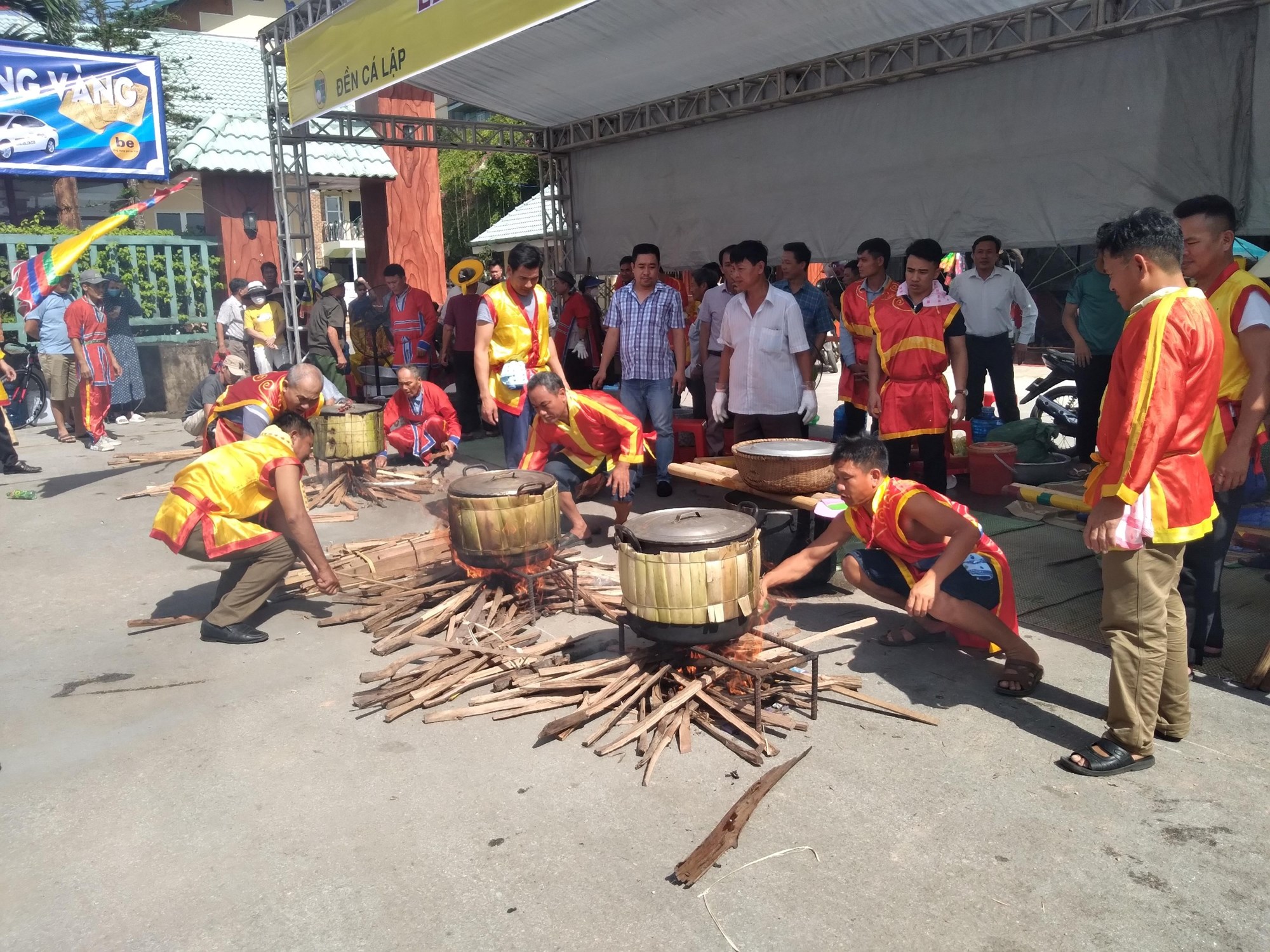 Đặc sắc thi làm bánh chưng, bánh giầy của cư dân vùng biển Sầm Sơn - ảnh 4