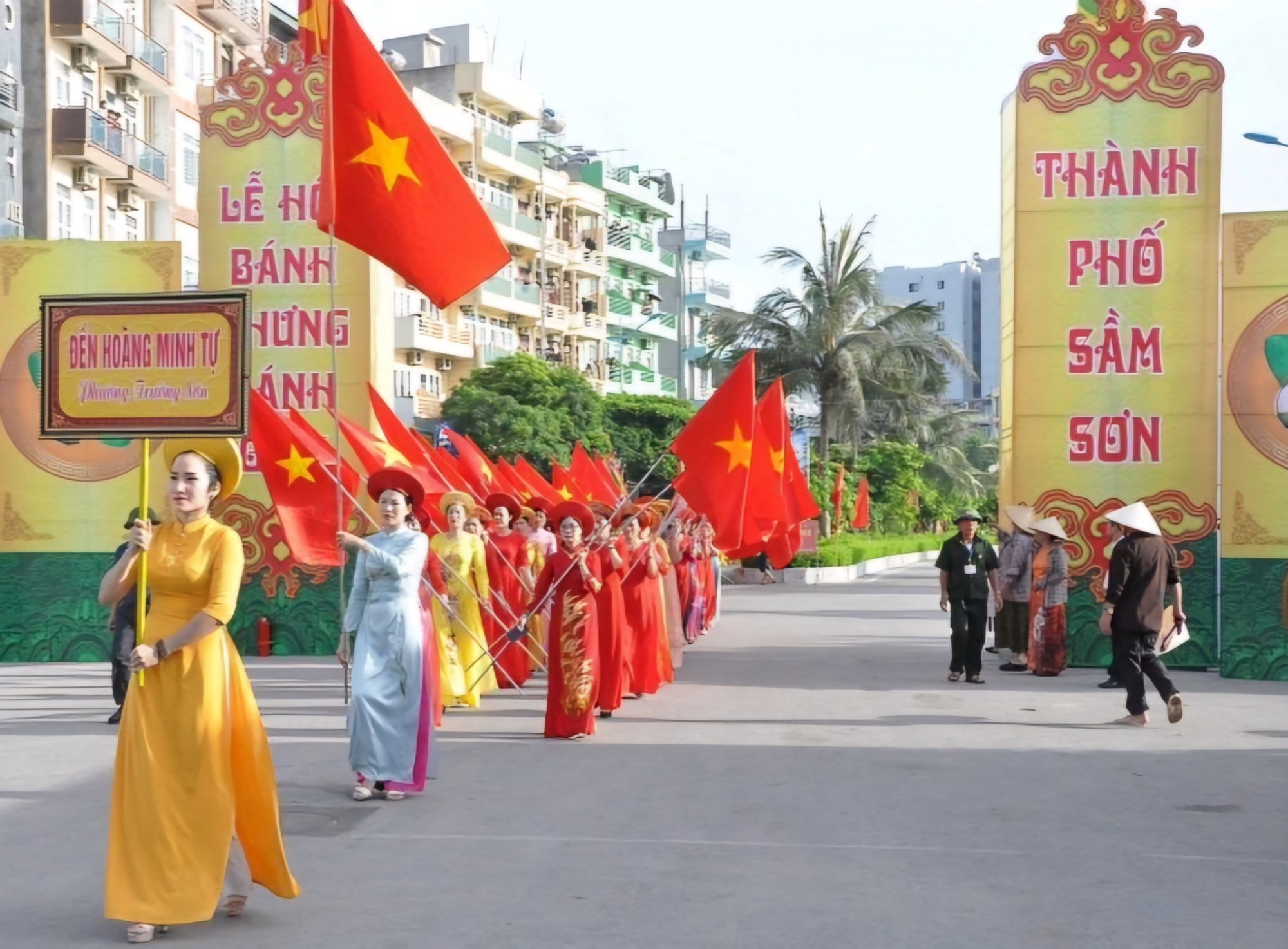 Đặc sắc thi làm bánh chưng, bánh giầy của cư dân vùng biển Sầm Sơn - ảnh 2