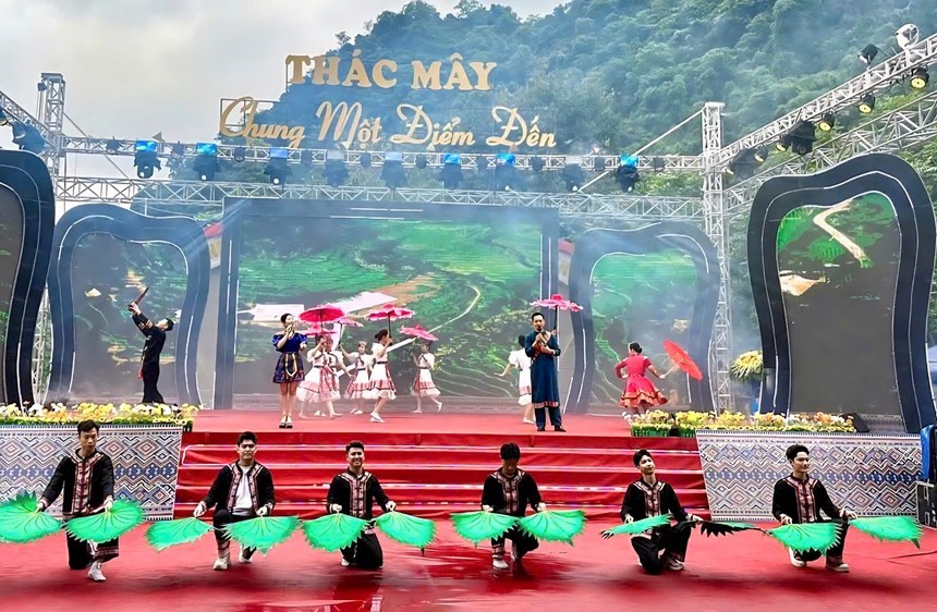 Chương trình nghệ thuật khai mạc Tuần lễ Du lịch Thác Mây 2026 tái hiện sắc màu văn hóa Mường