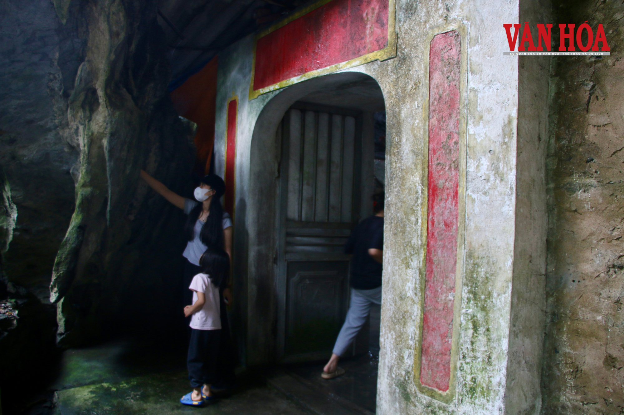 Từ chốn hoang vu, chùa đá cổ thu hút giới trẻ nhờ sư thầy triệu view - ảnh 2